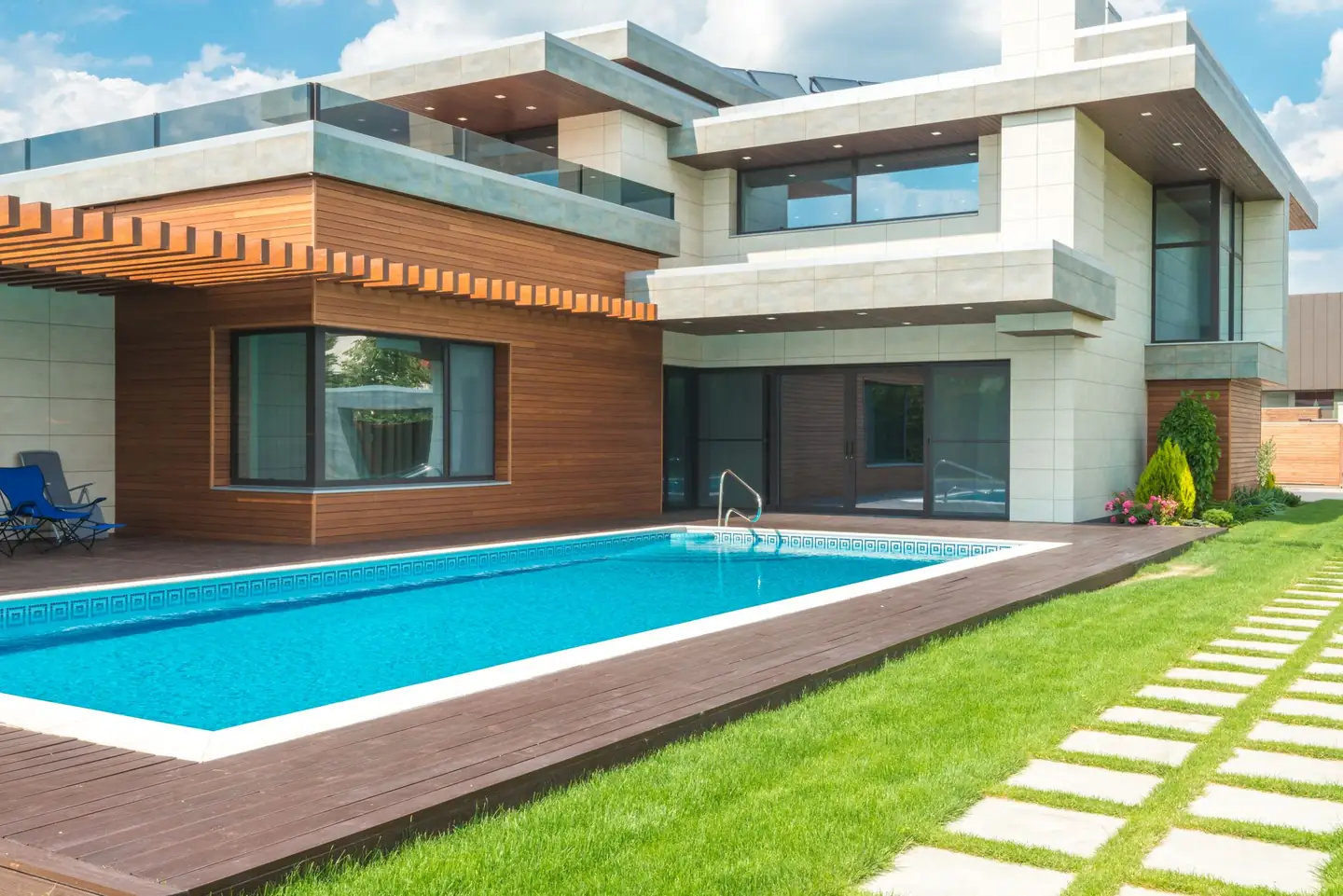 Infinity & Wet-Edge Pools in Campvale, NSW